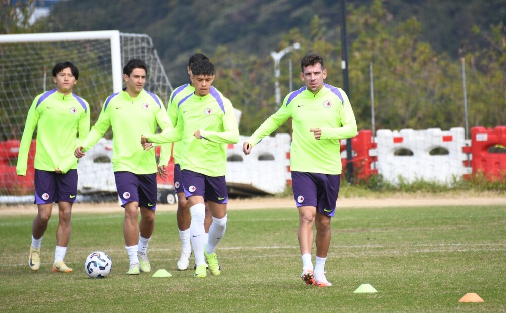Hong Kong team captain Stefan Pereira (rightmost) scored the team's only goal in the first leg last week. Hong Kong team captain Stefan Pereira (rightmost) scored the team's only goal in the first leg last week.