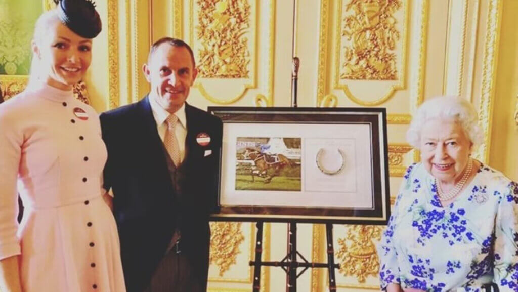 STEPHANIE & CHRIS WALLER, QUEEN ELIZABETH II / Photo from instagram