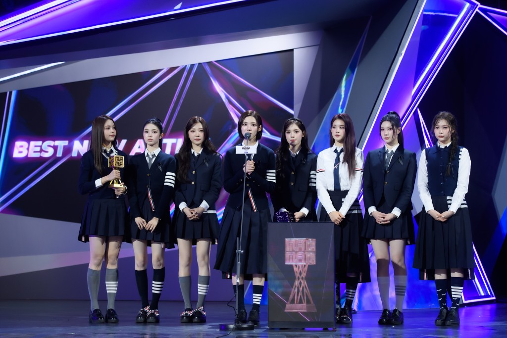 BEST NEW ARTIST: Hearts2Hearts