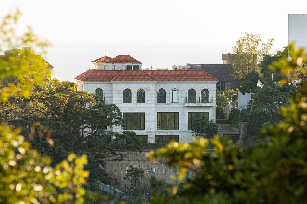 A mansion linked to Hui Ka Yan at Black’s Link in Hong Kong. (Bloomberg) A mansion linked to Hui Ka Yan at Black’s Link in Hong Kong. (Bloomberg)