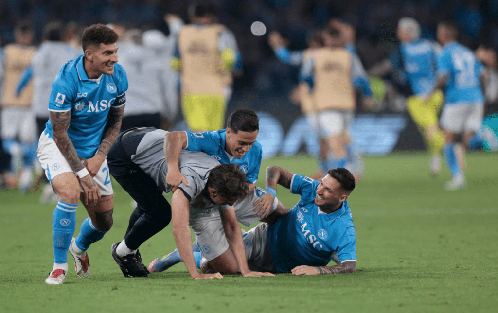 Napoli players celebrate their second goal scored by Romelu Lukaku. (REUTERS/Remo Casilli)