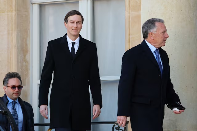 U.S. Special Envoy Steve Witkoff and Jared Kushner, U.S. President Donald Trump's son-in-law, arrive for a lunch meeting with French President Emmanuel Macron and Ukraine's President Volodymyr Zelenskiy before a summit of the so-called 'Coalition of the Willing' at the Elysee Palace in Paris, France, January 6, 2026. REUTERS/Sarah Meyssonnier 