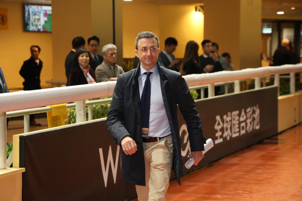 Douglas Whyte snapped a 90-race run-of-outs with a race-to-race double at Happy Valley. Singtao