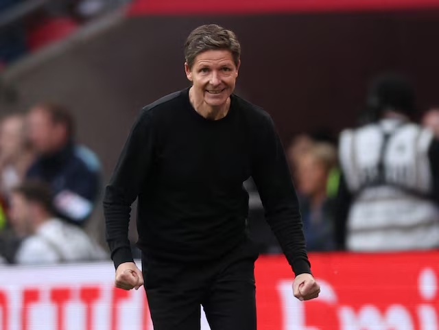 Crystal Palace manager Oliver Glasner celebrates after Ismaila Sarr scores their third goal. (Reuters)