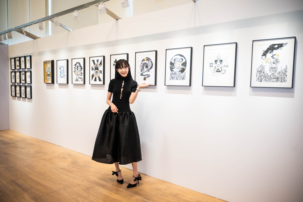 Aka's fourth solo exhibition, Fluttering Wishes, marks a luminous new chapter in her thirteen-year artistic journey.