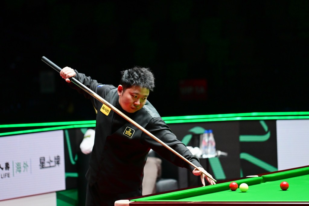 Zhang Anda, world No. 23, took an early 3-2 lead