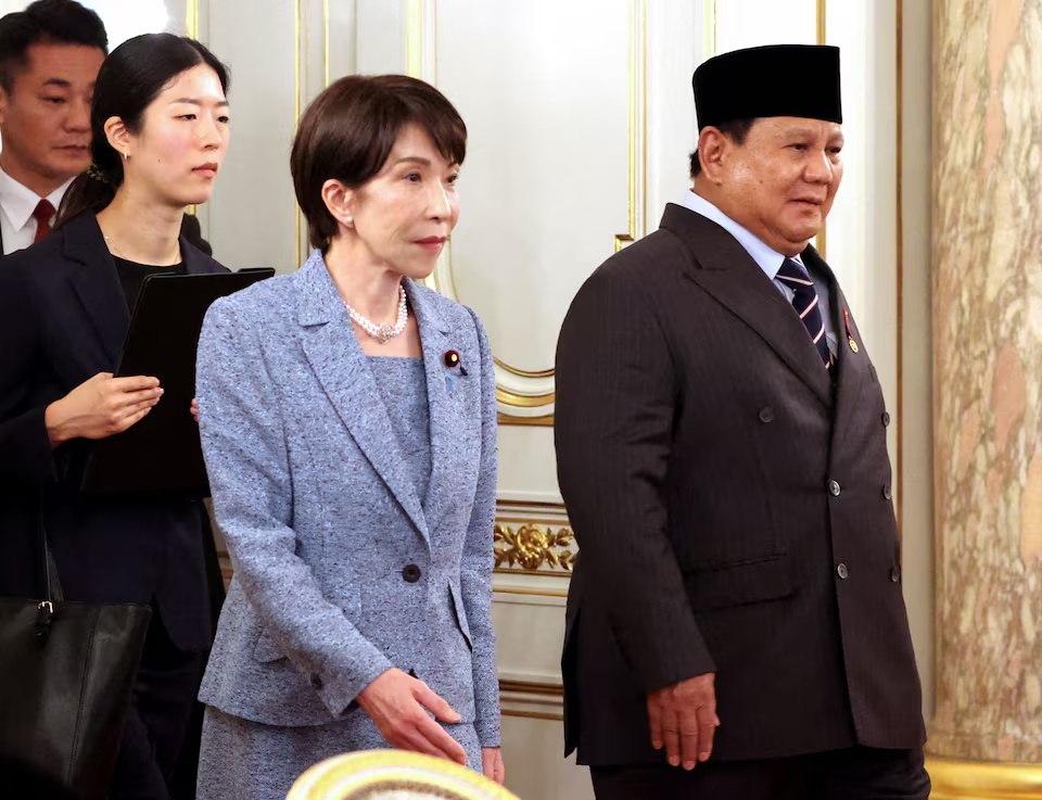 Indonesian President Prabowo Subianto and Japanese Prime Minister Sanae Takaichi enter the room to have talks at the Akasaka guesthouse in Tokyo, Japan March 31, 2026. YOSHIKAZU TSUNO/Pool via REUTERS