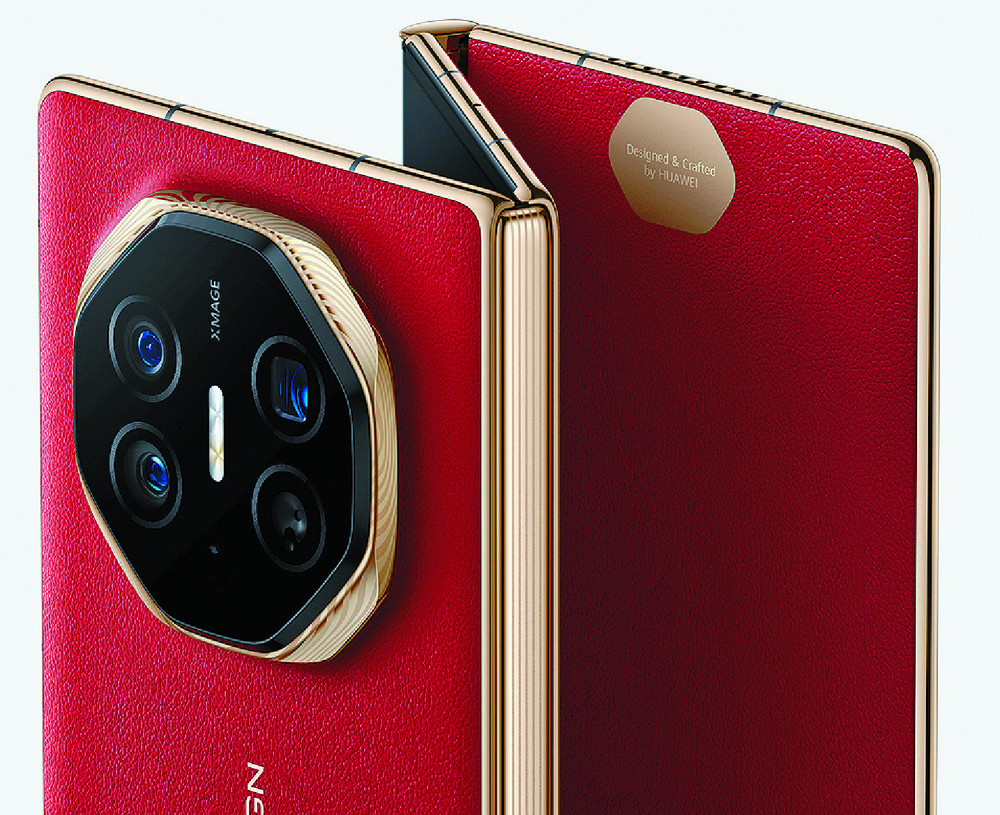 The Mate XT is a tri-fold handset. The Mate XT is a tri-fold handset.