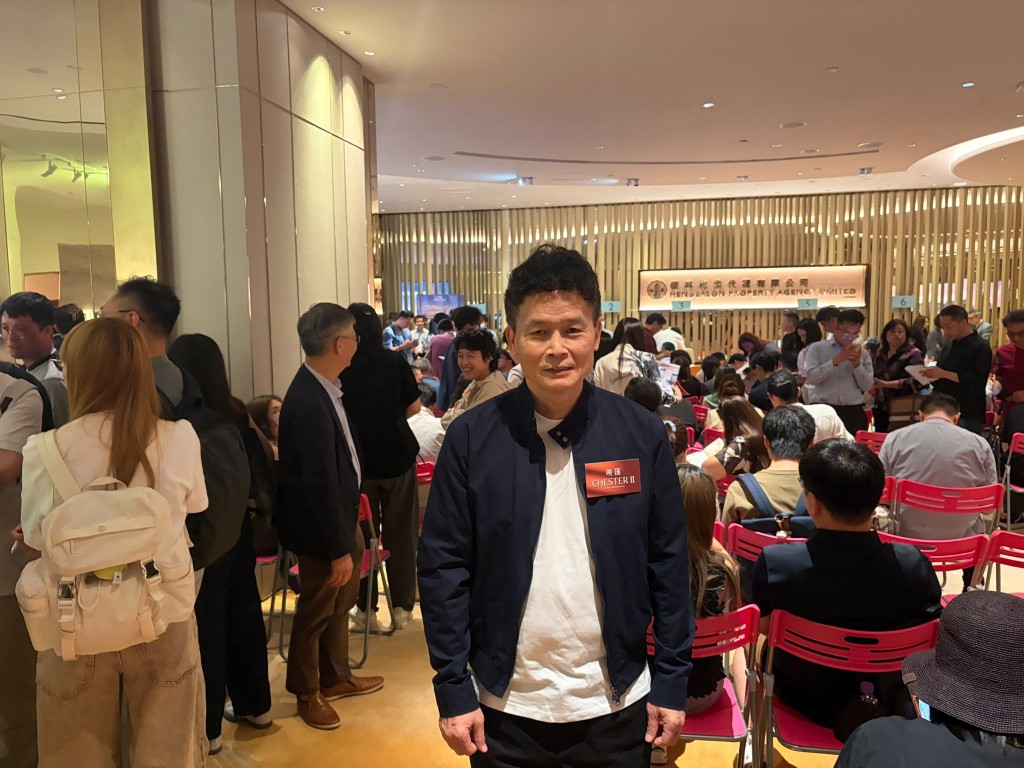 Thomas Lam Tat-man, general manager of the sales (1) department.