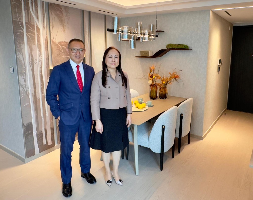 (left)CK Asset's chief sales manager William Kwok Tze-wai. CK Asset