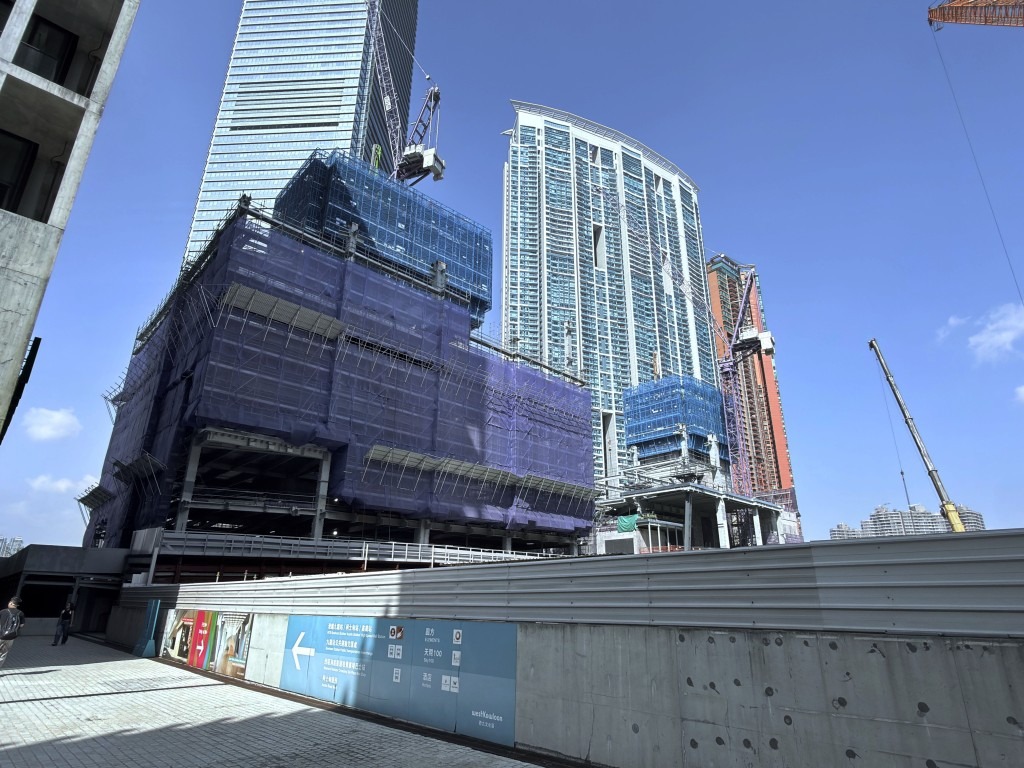 Artist Square Towers. singtao
