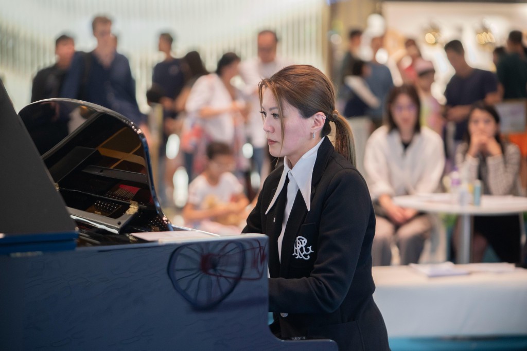 Lily Hong