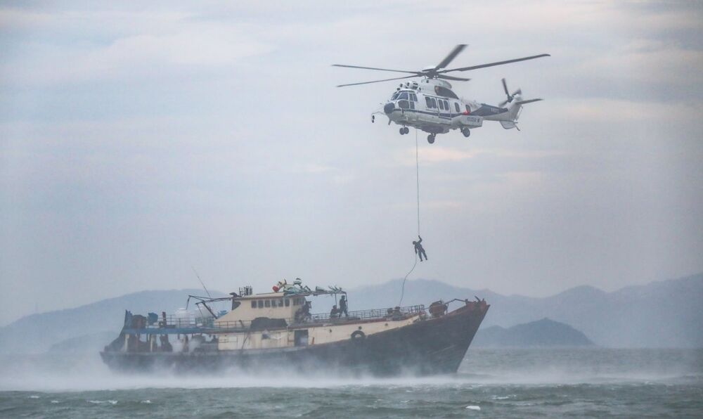 Operations to combat smuggling at sea – including boarding vessels and seizing speedboats with six outboard engines – have been ramped up in Hong Kong and Guangdong following the death of Lam Yuen-yee. Operations to combat smuggling at sea – including boarding vessels and seizing speedboats with six outboard engines – have been ramped up in Hong Kong and Guangdong following the death of Lam Yuen-yee.