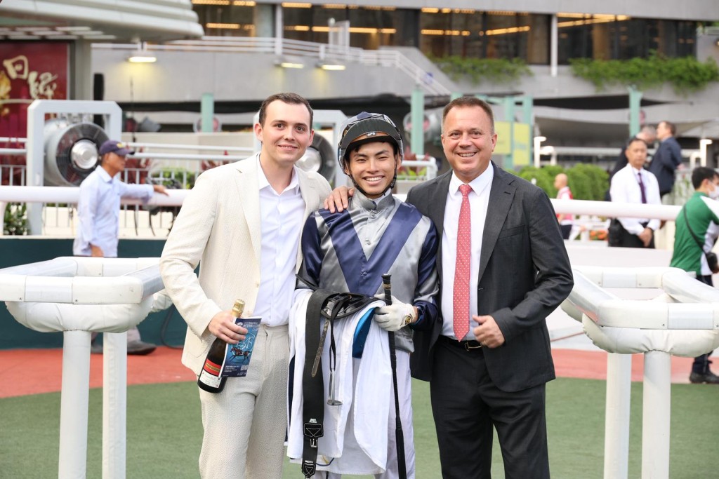 Ronan Fownes, Ellis Wong and Caspar Fownes after winning Race 6 at Sha Tin. Sing Tao.