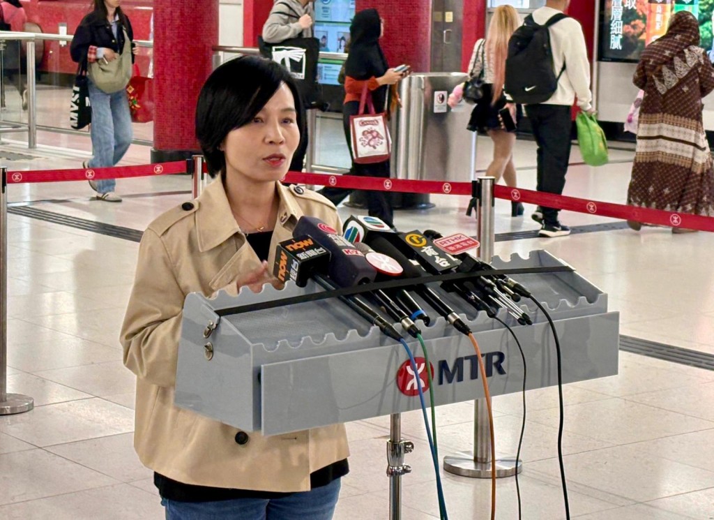  Cheris Lee Yuen-ling, deputy director of the operating and metro segment