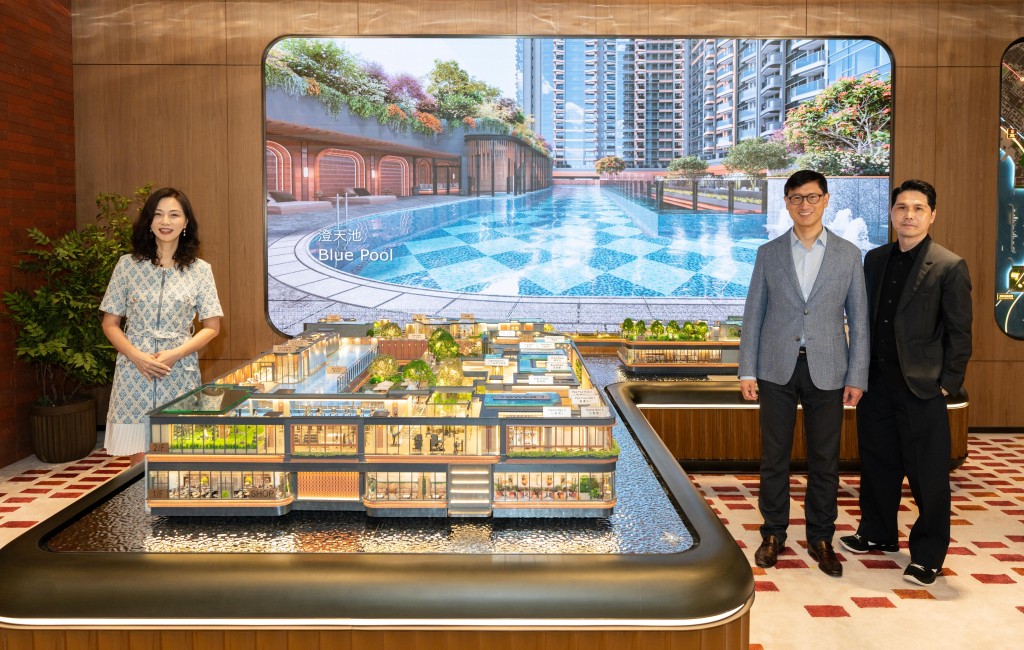 Mark Hahn, second right.