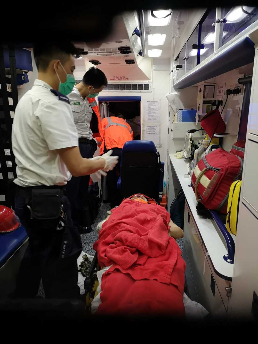The 57-year-old taxi driver in Kai Tak's traffic accident during the five-hour downpour injured his head and neck, and was sent to Queen Elizabeth Hospital.
