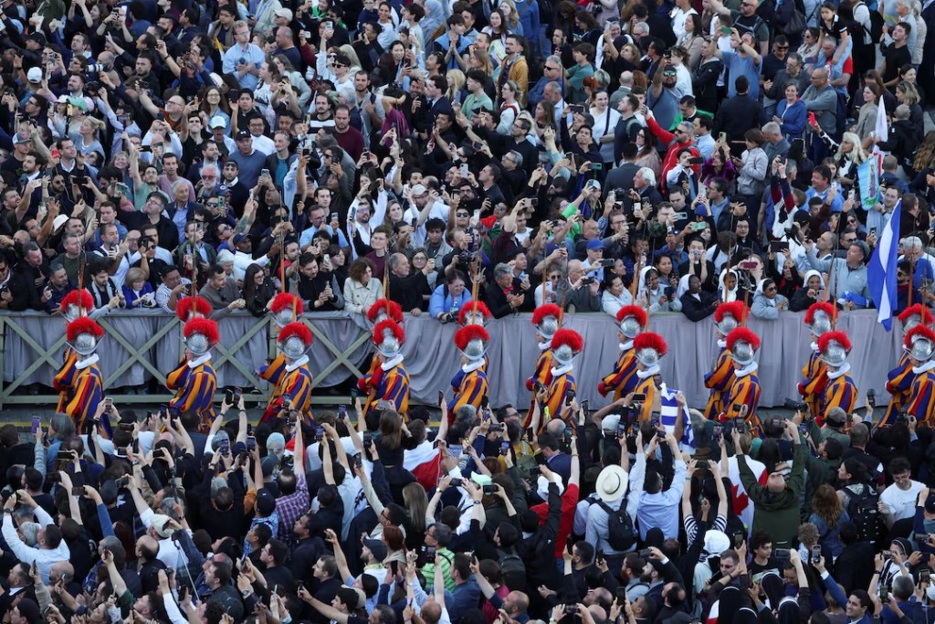 Swiss guards march at the St. Peter's Square after white smoke rose from the chimney on the Sistine Chapel indicating that a new pope has been elected, at the Vatican, May 8, 2025. (Reuters)