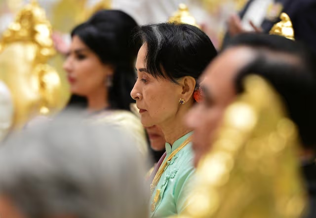 Myanmar leader Aung Sang Suu Kyi attends the royal banquet of Brunei's Sultan Hassanal Bolkiah at Nurul Iman Palace in Bandar Seri Begawan, Brunei October 6, 2017. REUTERS/Ahim Rani 