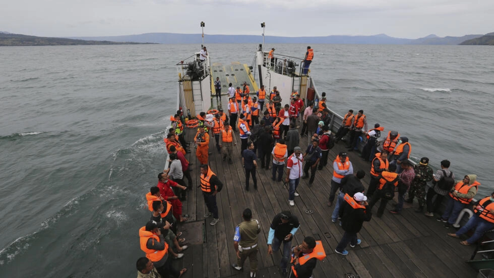 An Indonesia search and rescue team searches for a ferry which sank in June 2018. (AP) An Indonesia search and rescue team searches for a ferry which sank in June 2018. (AP)