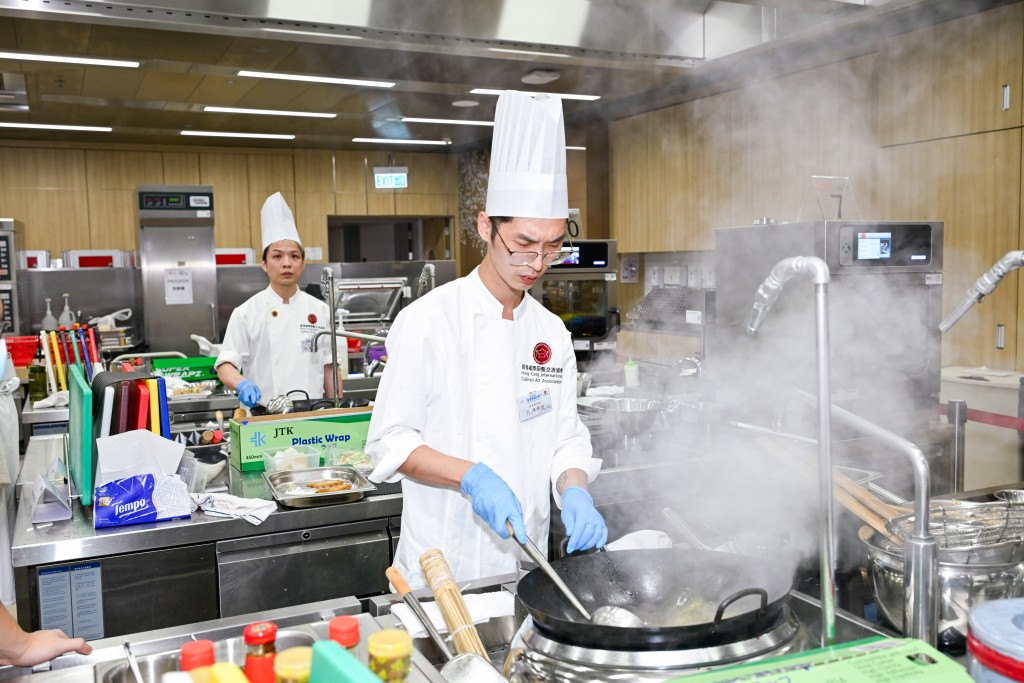 This was followed by the Amateur Cook Category and Professional Chef Category. Contestants across all divisions showcased their finest skills on stage. The amateur cooks delivered impressive performances, while the professional chefs demonstrated extraordinary mastery and culinary artistry in their dishes.