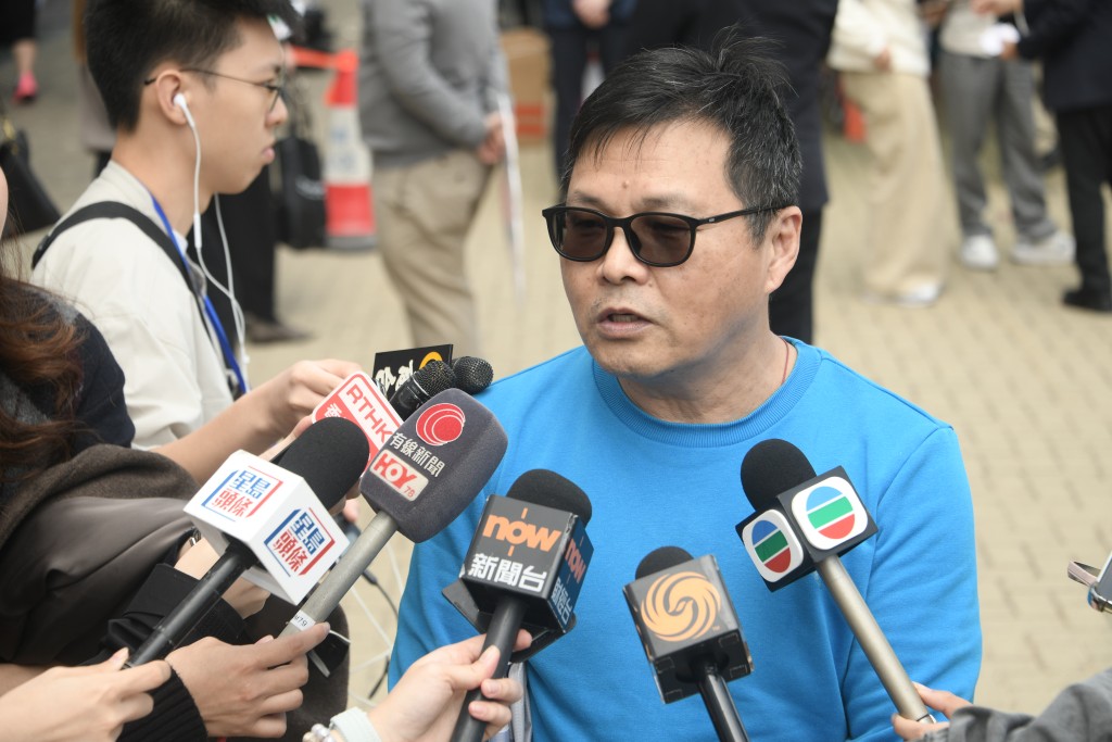 A taxi driver Cheng, said his business has improved since installing an integrated payment terminal.