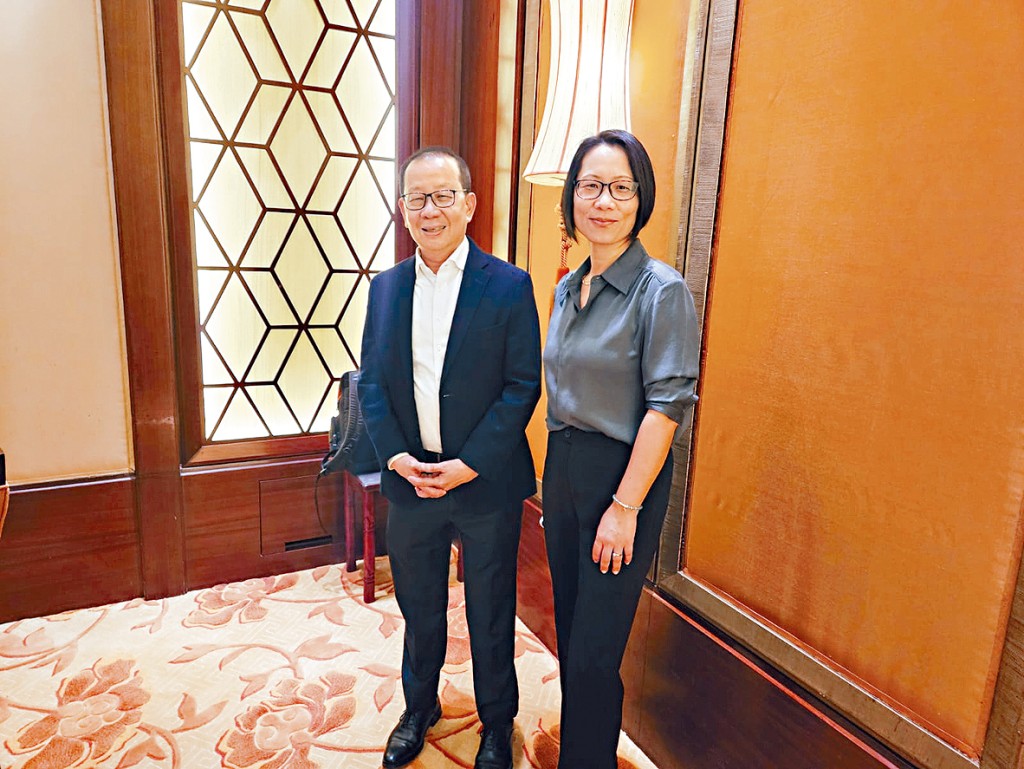 Robin Gerard Ng, left