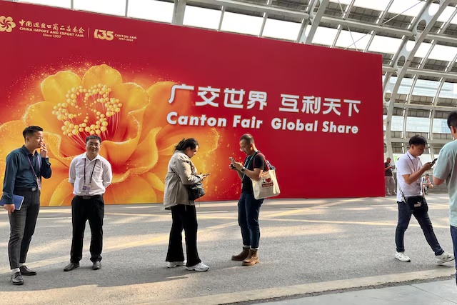 Visitors attend the China Import and Export Fair, also known as Canton Fair, in Guangzhou, Guangdong province, China April 15, 2024. REUTERS/David Kirton/File Photo