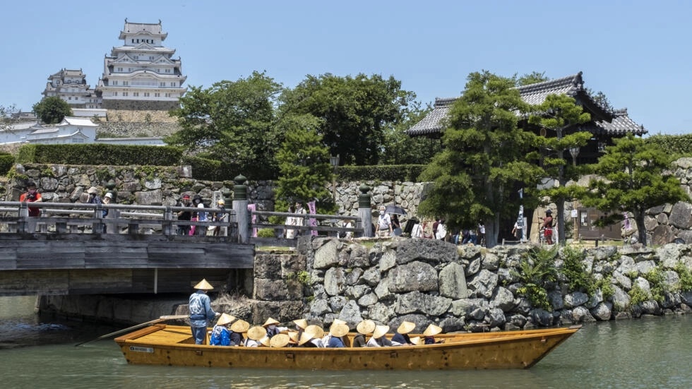 The municipality famous for Himeji Castle is reportedly mulling making the World Heritage site's admission fees for overseas tourists four times as expensive as those for local residents © CHARLY TRIBALLEAU / AFP The municipality famous for Himeji Castle is reportedly mulling making the World Heritage site's admission fees for overseas tourists four times as expensive as those for local residents © CHARLY TRIBALLEAU / AFP