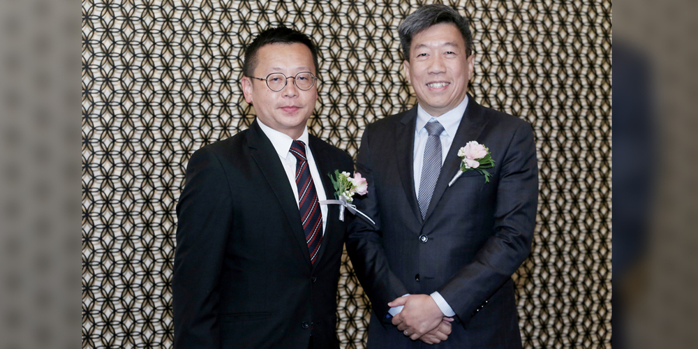 Group Chief Executive Officer of XBE, Mr Julian So (right) and Managing Director of Prosynergy, Ex-SFC regulator, Mr. Louie Lee share insights on the DOT Standard STO. Group Chief Executive Officer of XBE, Mr Julian So (right) and Managing Director of Prosynergy, Ex-SFC regulator, Mr. Louie Lee share insights on the DOT Standard STO.
