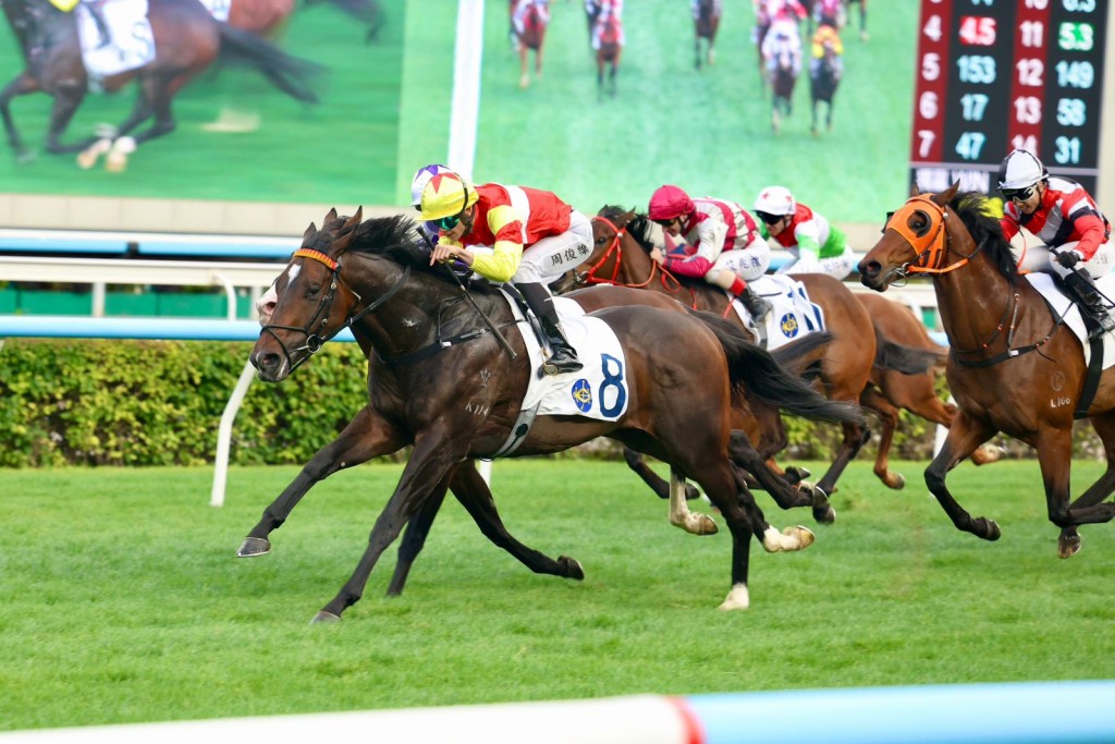 Lucky Sam Gor wins for the fourth time of the season and third time with Jerry Chau aboard. Singtao