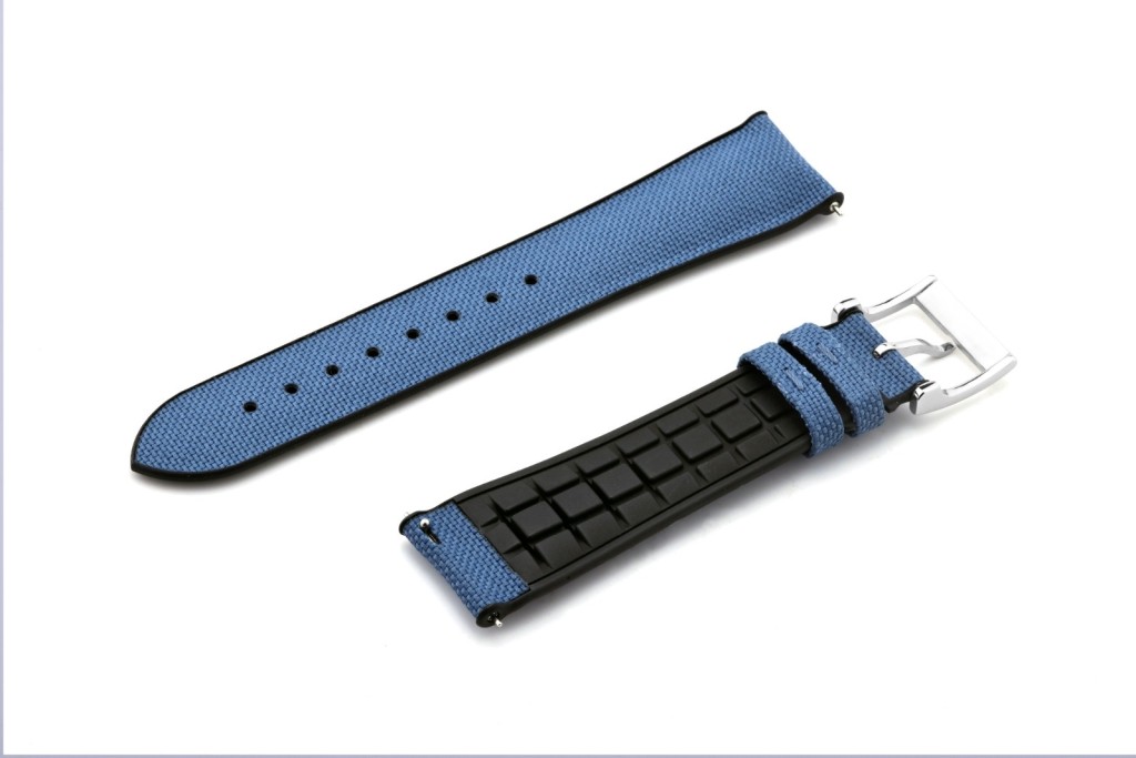 The new strap is crafted from SEAQUAL Yarns, made entirely from 100% recycled marine plastic waste sourced from the Mediterranean region, while the straps’ backing features Naturo Caoutchouc, a renewable natural rubber derived from desert plants that is hypoallergenic, underscoring the commitment to sustainability.