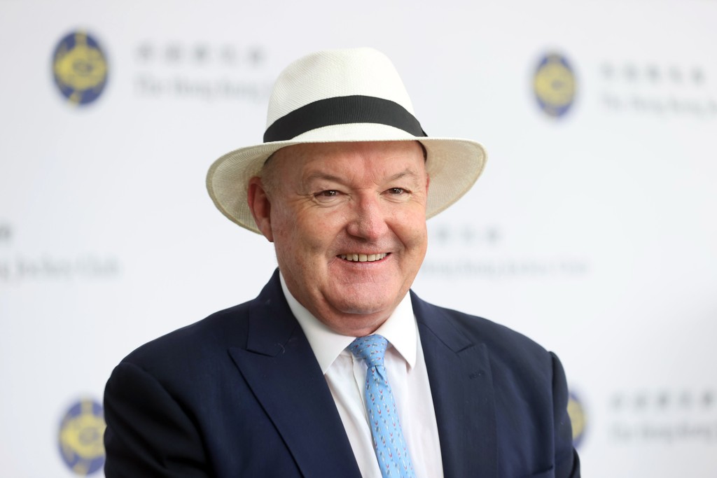 David Hayes has reached into his bag of tricks and believes now is the right time to put blinkers on Rubylot HKJC