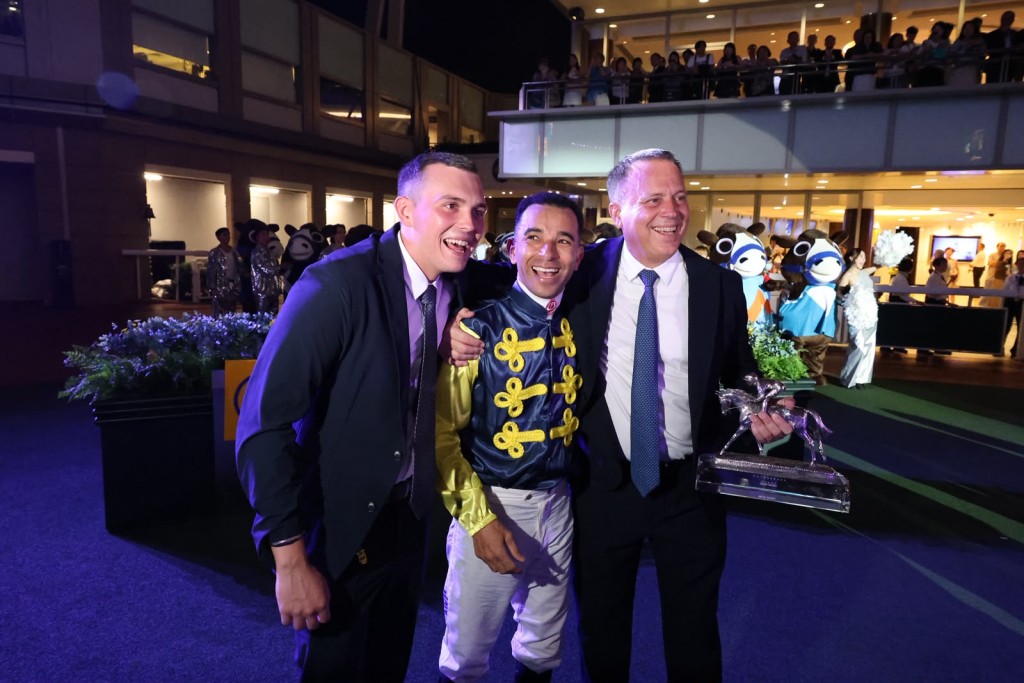 Ronan Fownes, Joao Moreira and Caspar Fownes. Sing Tao.