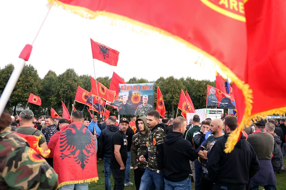  Protesters gather in Malieveld, on the day of a judgment in the war crimes trial against Kosovo's former President Hashim Thaci, in The Hague, the Netherlands, September 16, 2026. REUTERS/Omar Havana