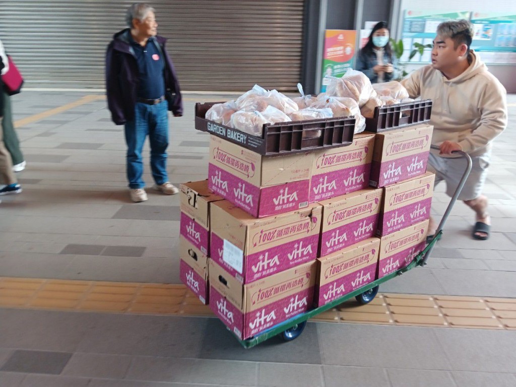 Locals have been delivering emergency supplies to the affected residents. 