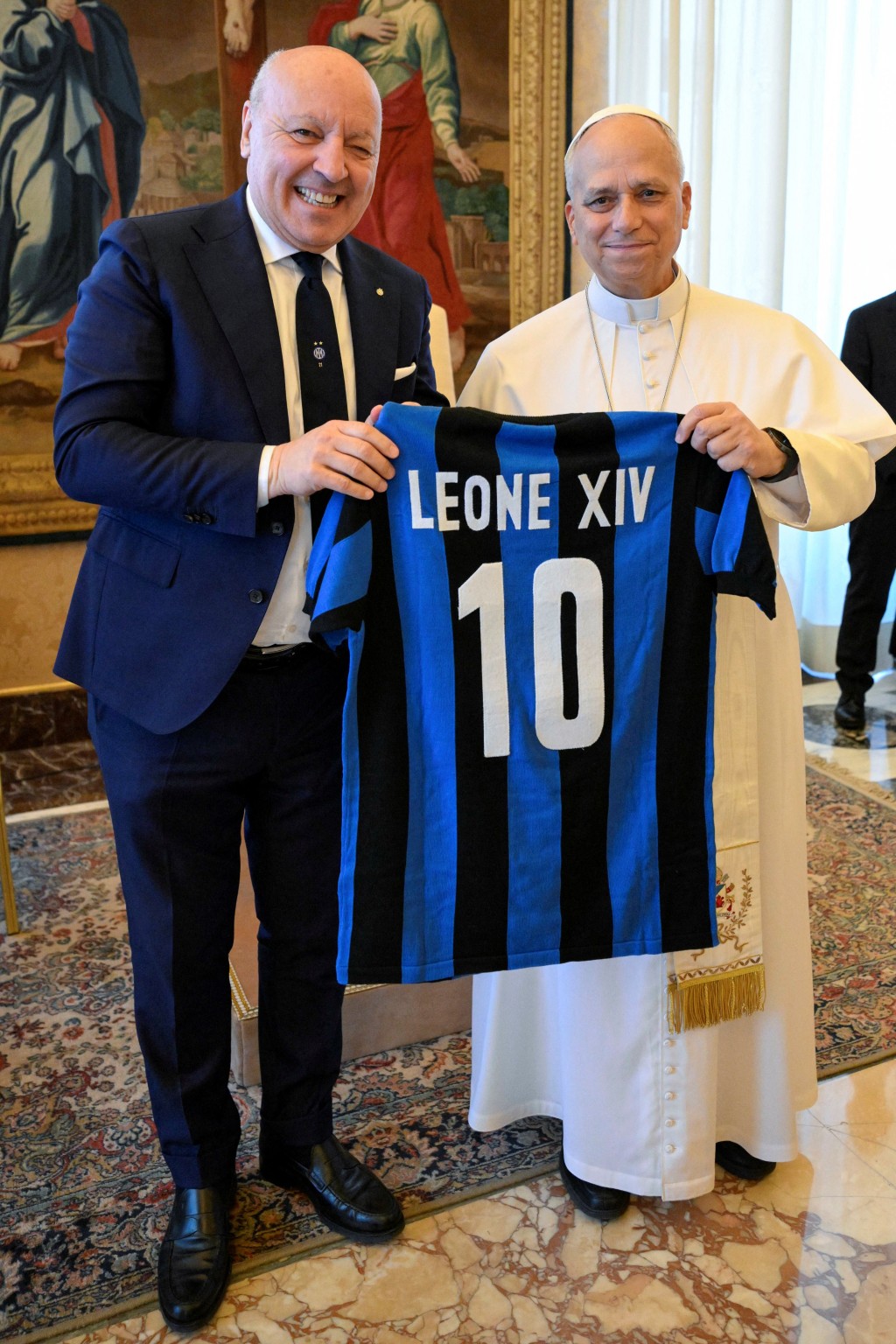 Pope Leo XIV poses with Inter Milan President Giuseppe Marotta. (Reuters)