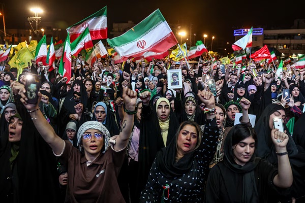 People chant during a rally in Tehran, Iran, May 29, 2026. Majid Asgaripour/WANA (West Asia News Agency) via REUTERS