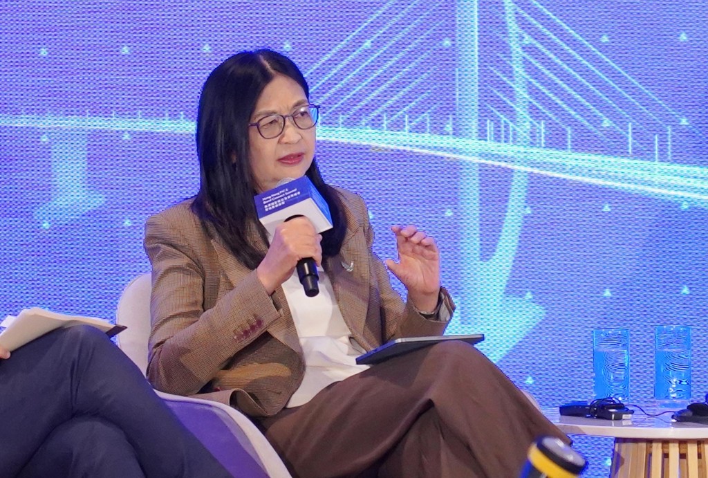 Julia Leung