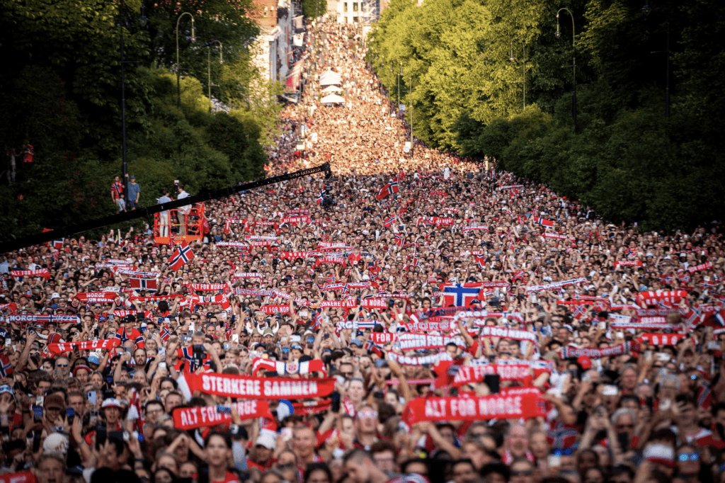 The men's national football team is greeted by the audience at Slottsplassen after returning to Norway from the USA, in Oslo, Norway, July 13, 2026. (Trond R. Teigen /NTB/via REUTERS)