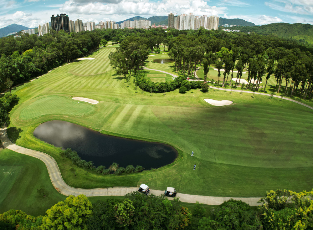 Villagers want to have the land back if the government no longer leases it to the Hong Kong Golf Club. SING TAO Villagers want to have the land back if the government no longer leases it to the Hong Kong Golf Club. SING TAO