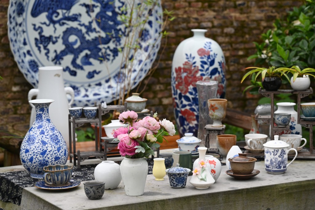 Traditional porcelain-making techniques meet modern design in Jingdezhen. XINHUA