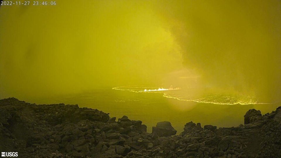 Lava is seen at Mauna Loa’s summit region during an eruption as viewed by a remote camera of the U.S. Geological Survey in Hawaii, U.S. November 27, 2022. (Reuters) Lava is seen at Mauna Loa’s summit region during an eruption as viewed by a remote camera of the U.S. Geological Survey in Hawaii, U.S. November 27, 2022. (Reuters)