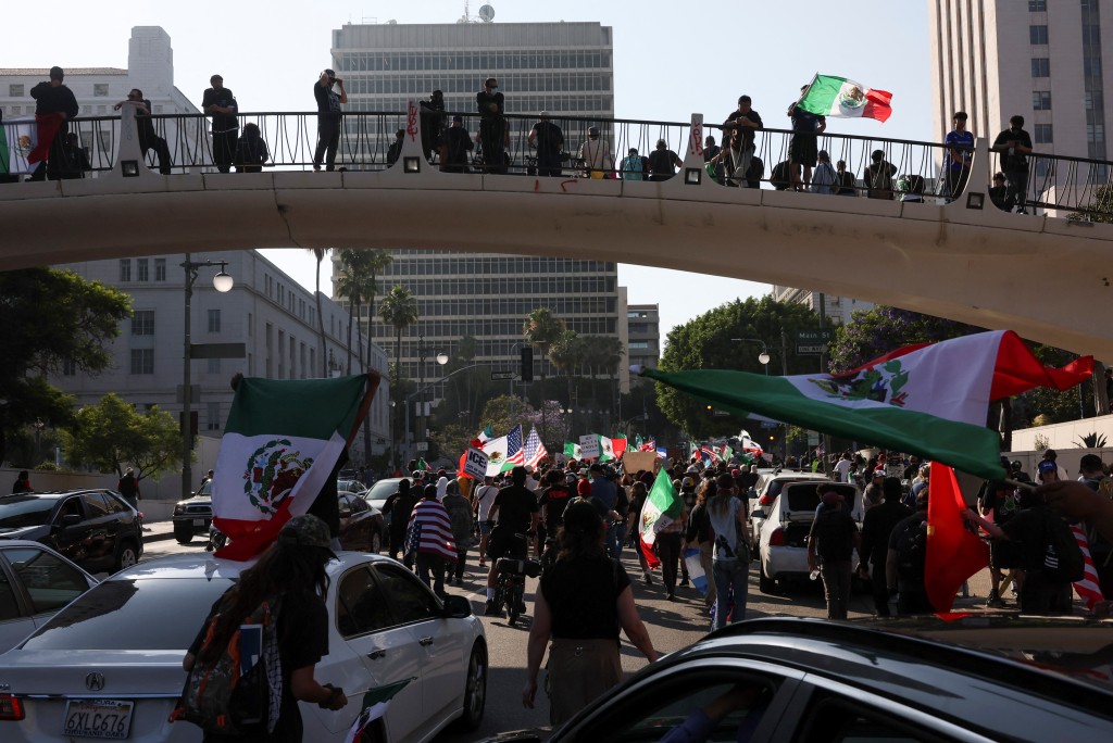 Demonstrators attend a protest against federal immigration sweeps in downtown Los Angeles, California, U.S. June 10, 2025. (Reuters)