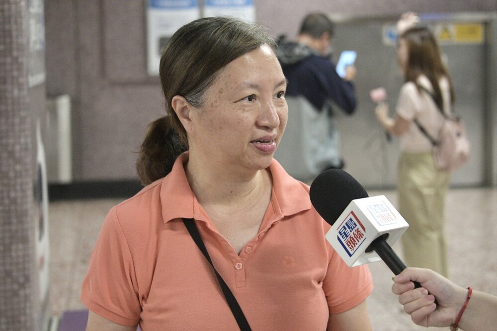 Leung said she is impressed that the service resumed so smoothly this morning. Leung said she is impressed that the service resumed so smoothly this morning.
