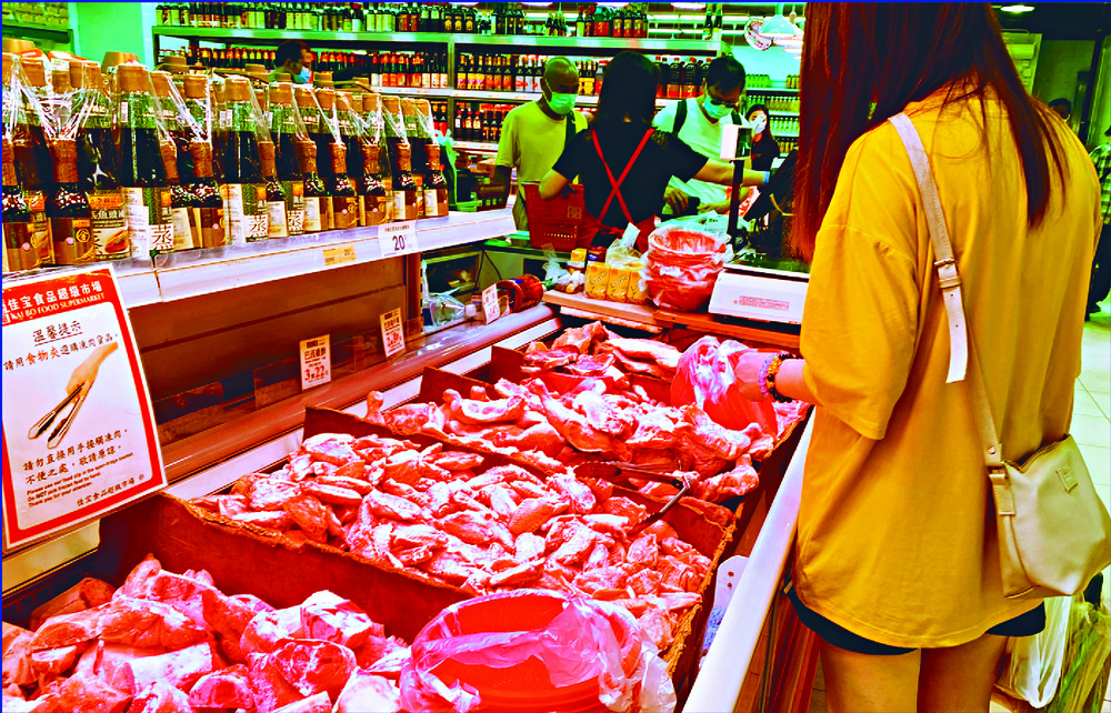 The Food and Environmental Hygiene Department said it will test frozen meat samples. SING TAO The Food and Environmental Hygiene Department said it will test frozen meat samples. SING TAO