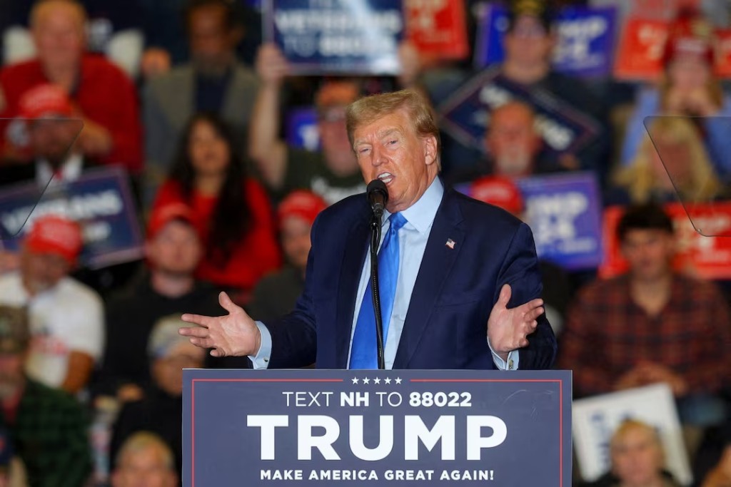  Republican presidential candidate and former U.S. President Donald Trump speaks during a campaign rally in Claremont, New Hampshire, U.S., November 11, 2023. REUTERS/Brian Snyder/File Photo 