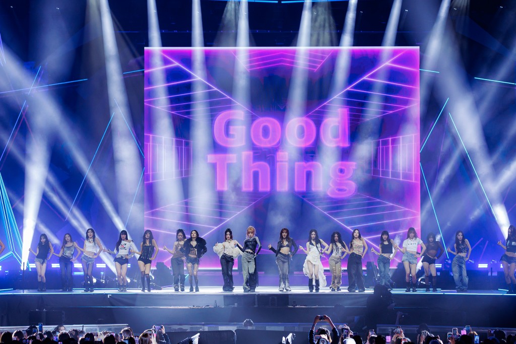 i-dle performing their song "Good Thing."
