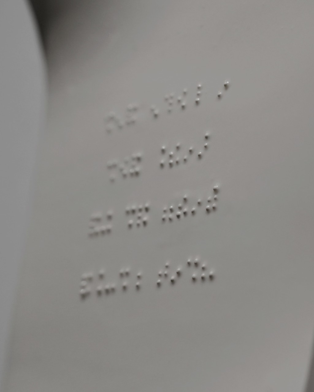 The Poems Never Sent — porcelain works shaped like folded pages, carrying unsent words of apology, forgiveness, gratitude, and love.