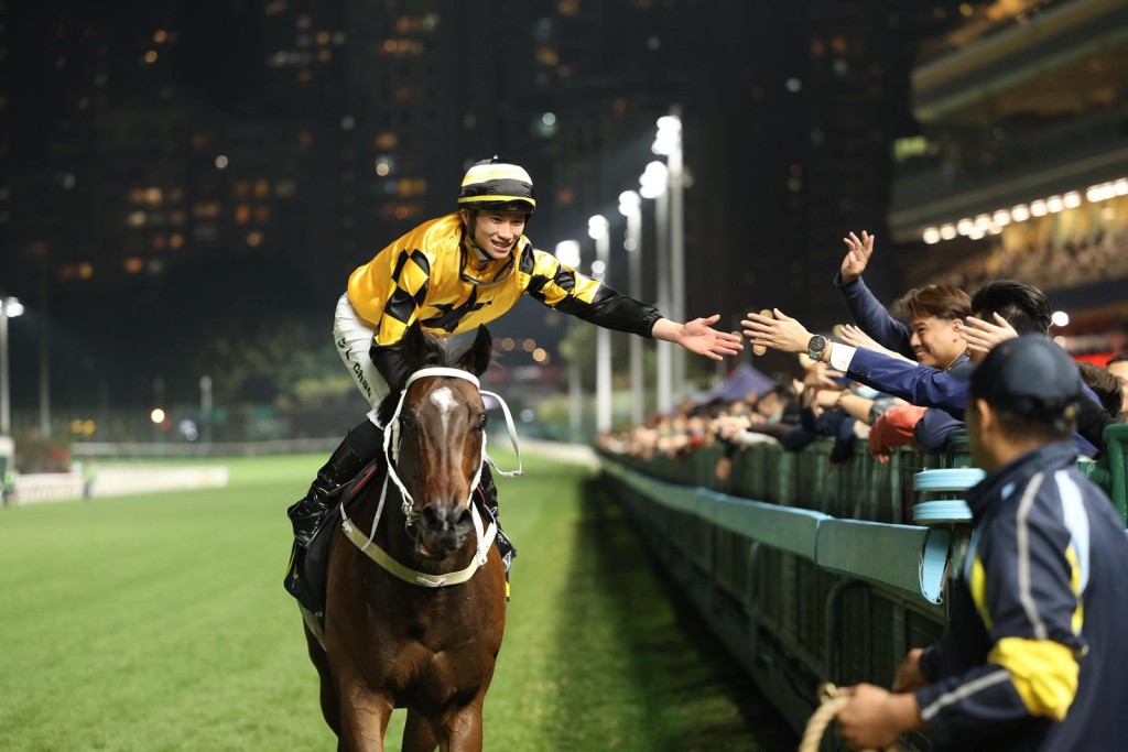 Jerry Chau celebrates his third win of the night. Singtao